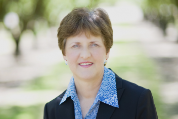 Photo of Dr. Karen Lapsley