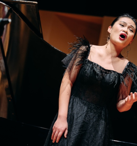 Jingjing Xu performing at the Wirth Vocal Prize competition